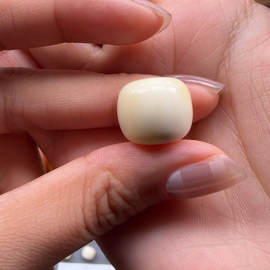 琥珀未镶嵌珠宝奇石14.7mm