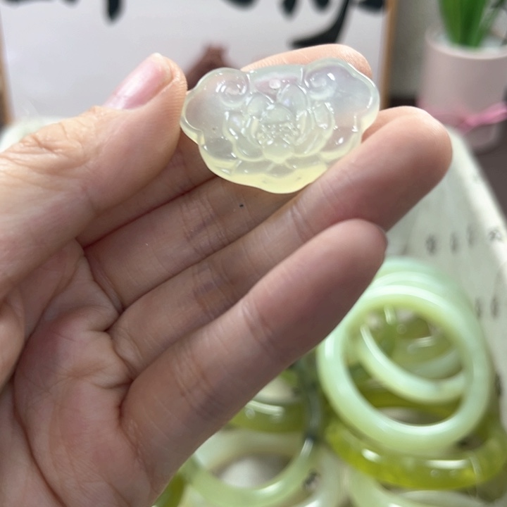 蛇纹石玉手镯未镶嵌477