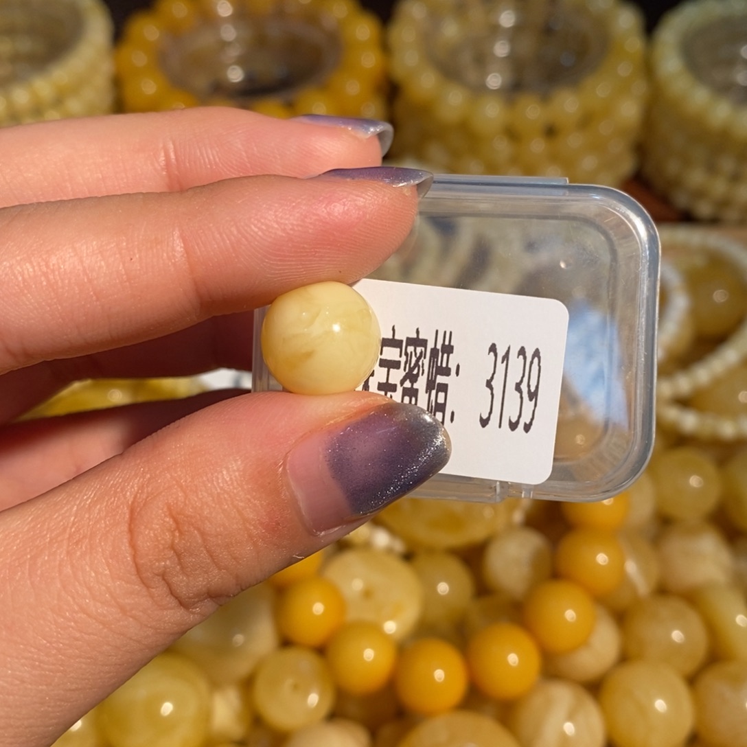 琥珀未镶嵌珠宝奇石3139