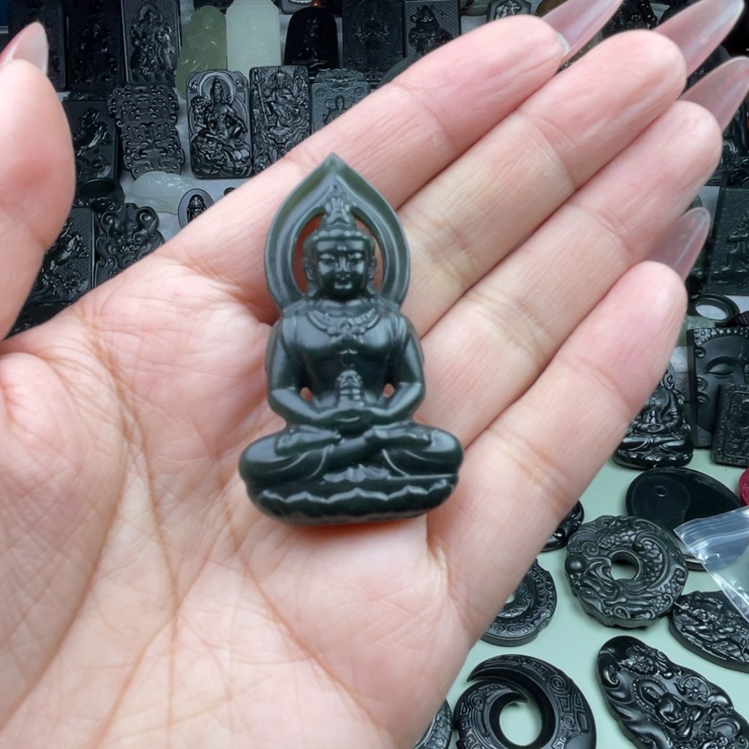 颈饰未镶嵌和田玉