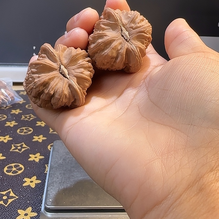 狼***哥桃核吊坠核桃核桃