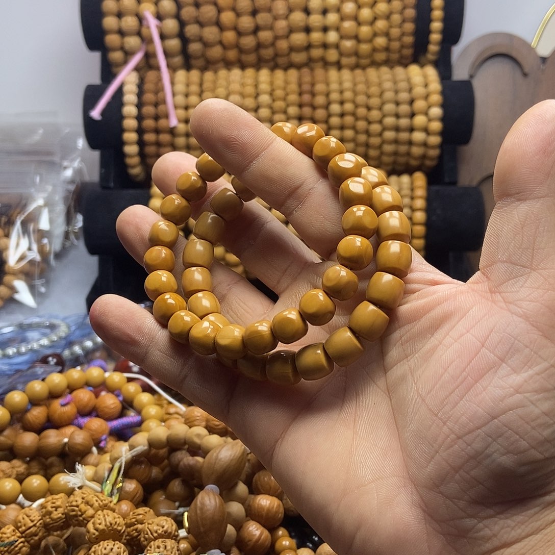 赛***东猴头核桃手串微微瑕猴头手串两条