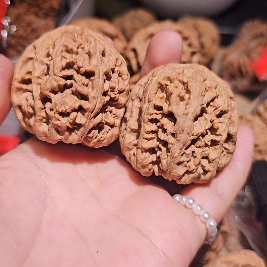 文玩核桃吊坠52帝王