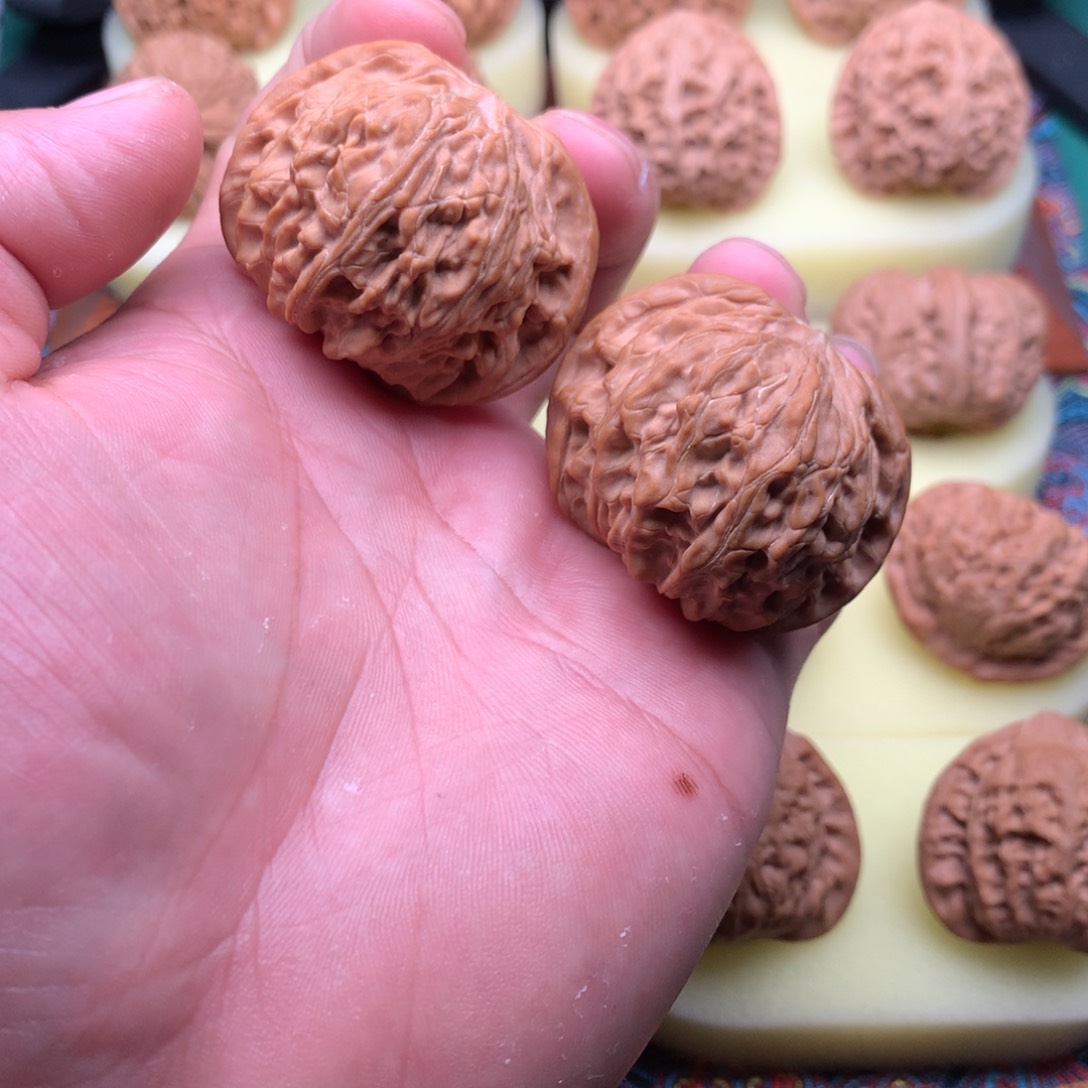 文玩核桃把件山地磨盘