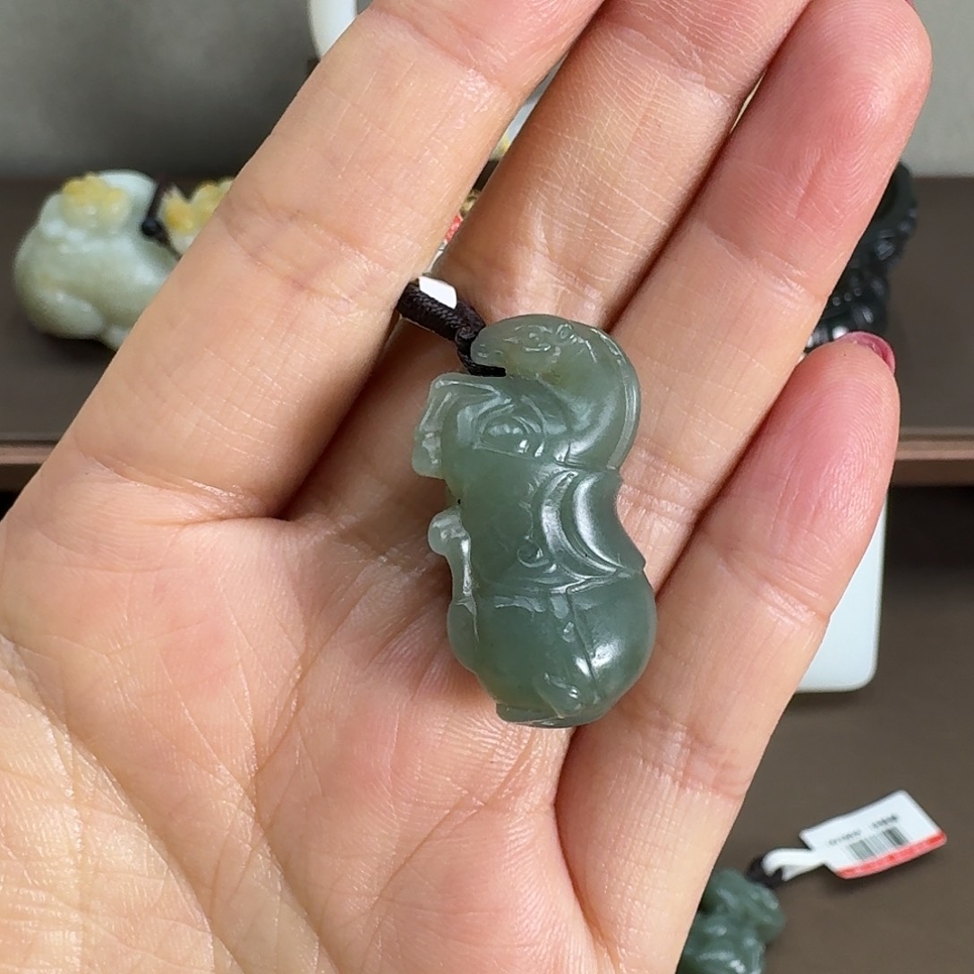 和田玉未镶嵌吊坠(不含链)