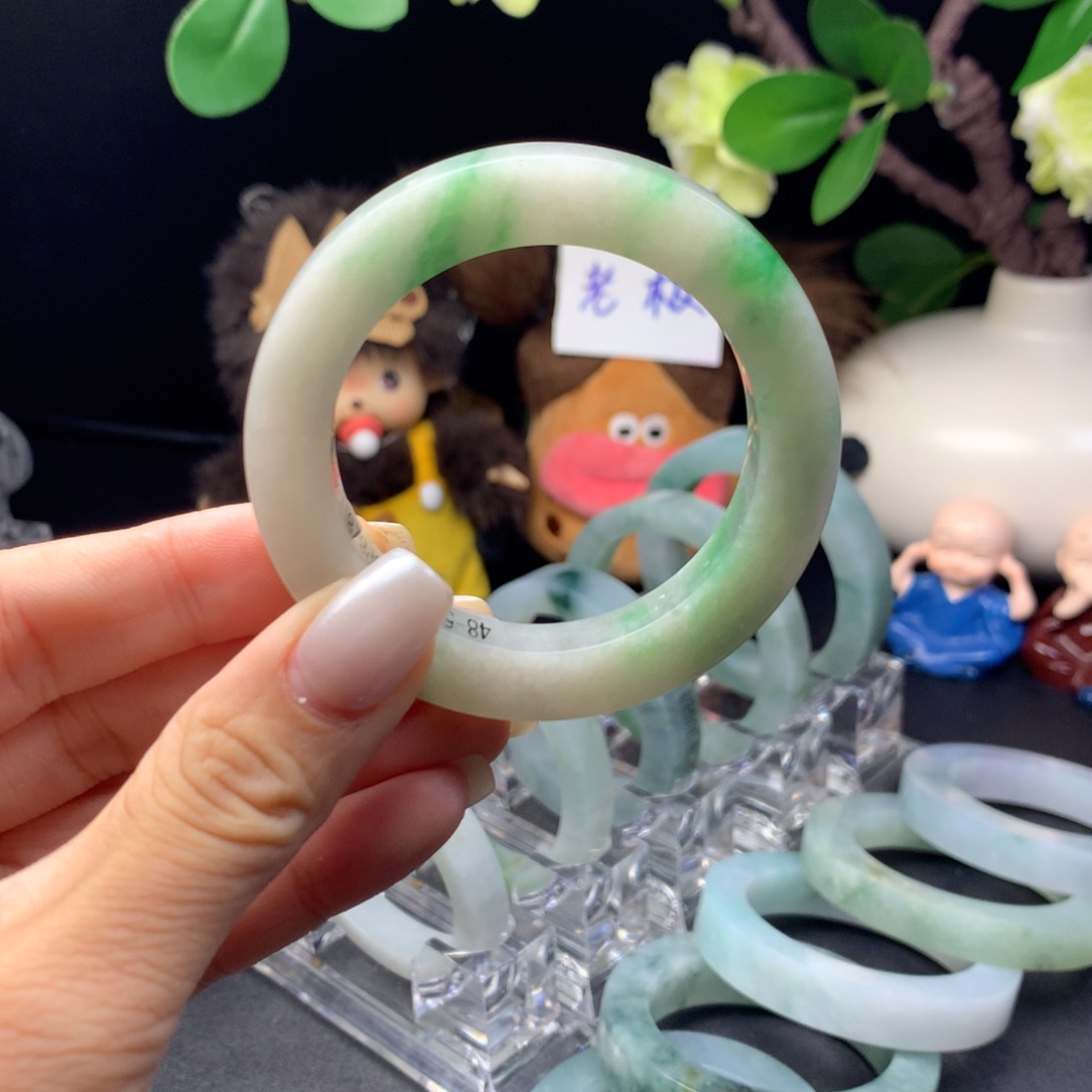 l***e定制翡翠未镶嵌翡翠手镯52