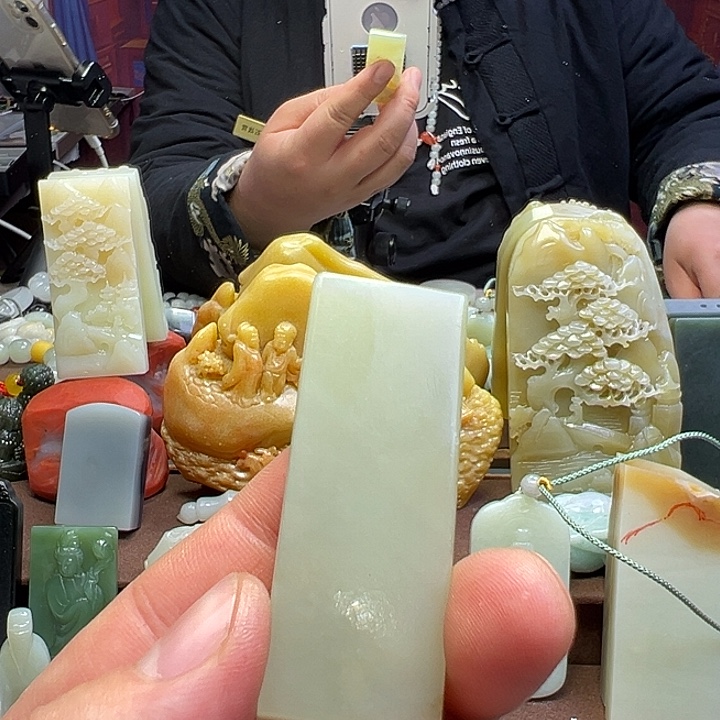 和田玉（糖玉）未镶嵌颈饰手机挂平安牌