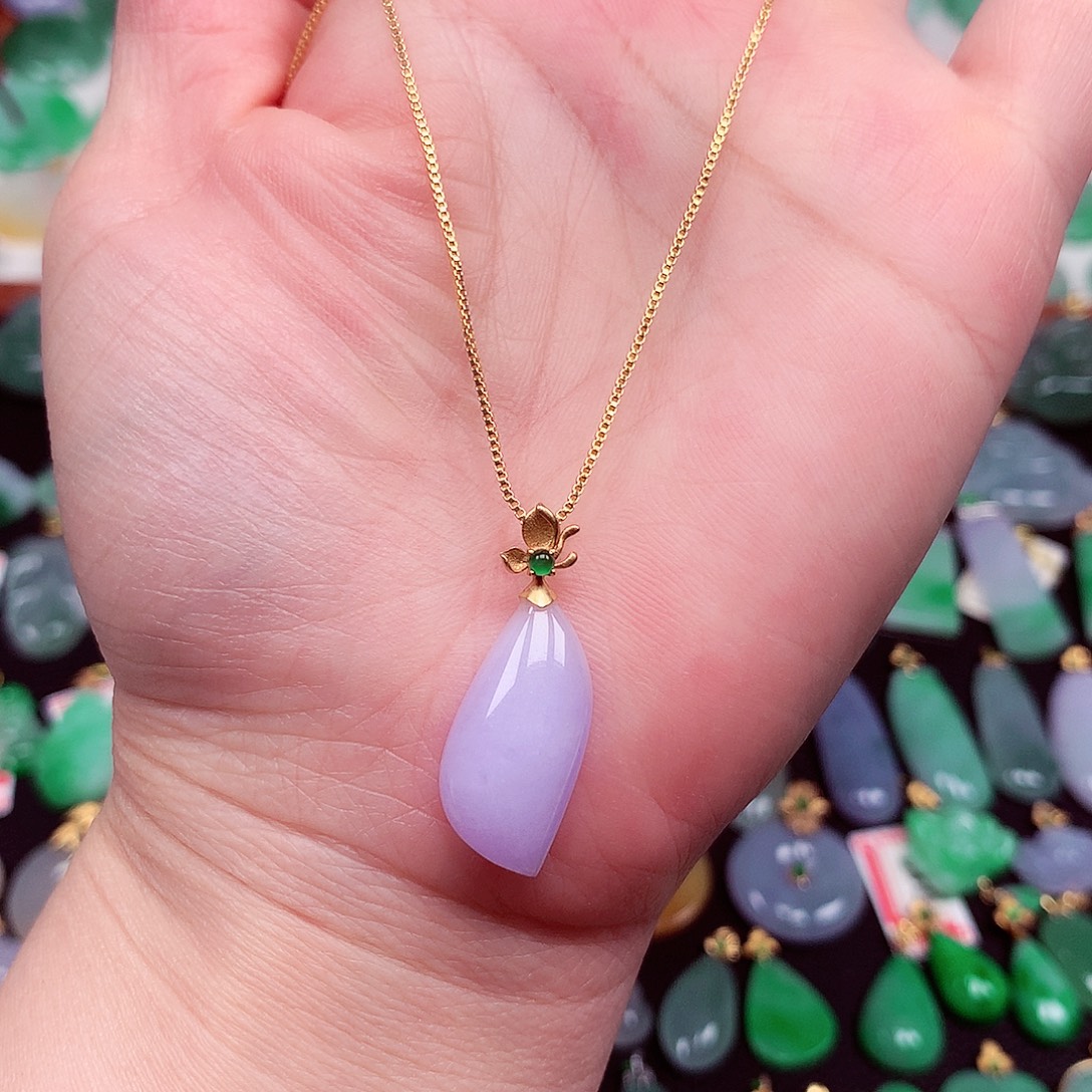 翡翠18K金镶嵌颈饰