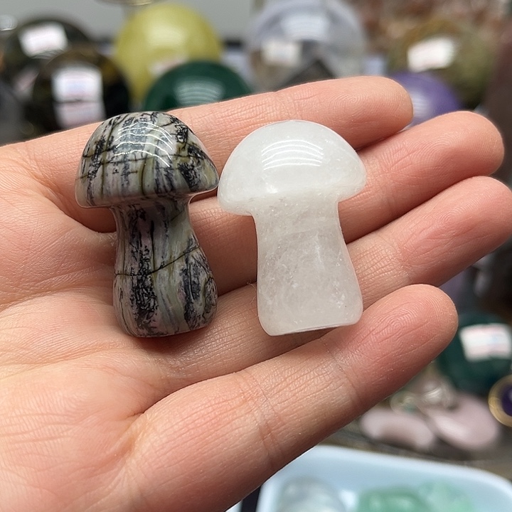 水晶珠宝半成品未镶嵌51克蘑菇