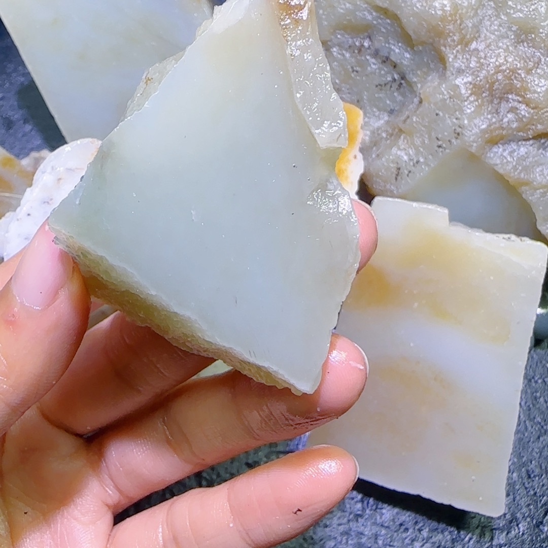 和田玉未镶嵌珠宝半成品