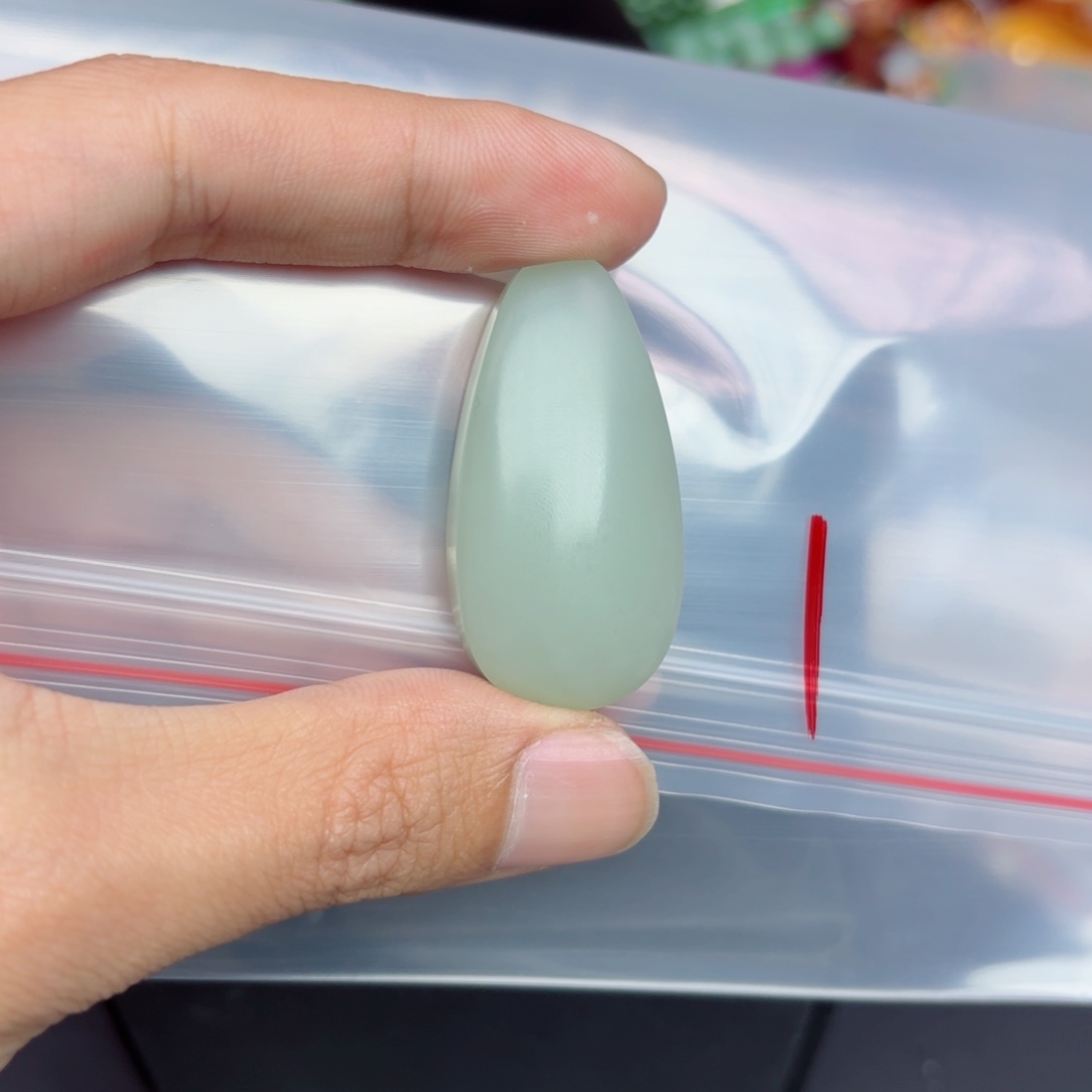 和田玉吊坠未镶嵌