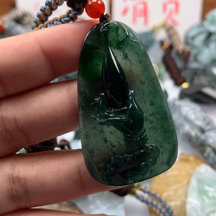 翡翠颈饰未镶嵌保真天然A货翡翠