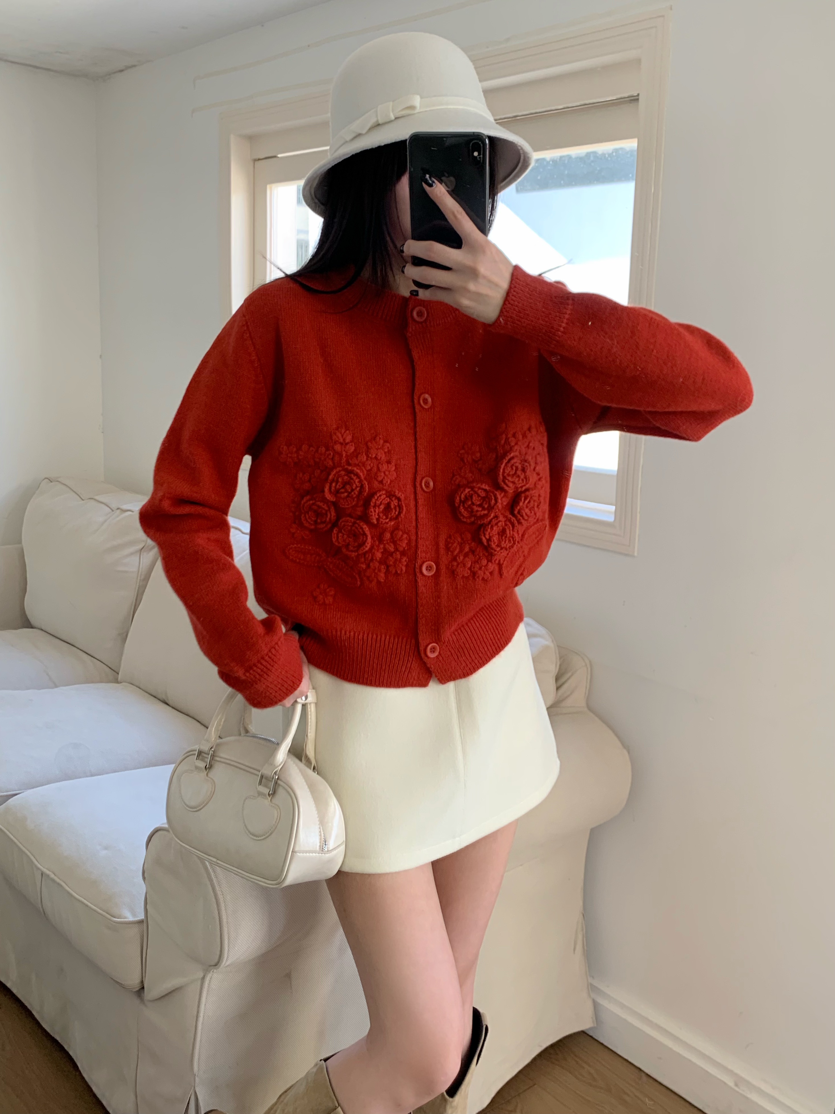 她之岛【小花朵】立体勾花花束圆领开衫毛衣