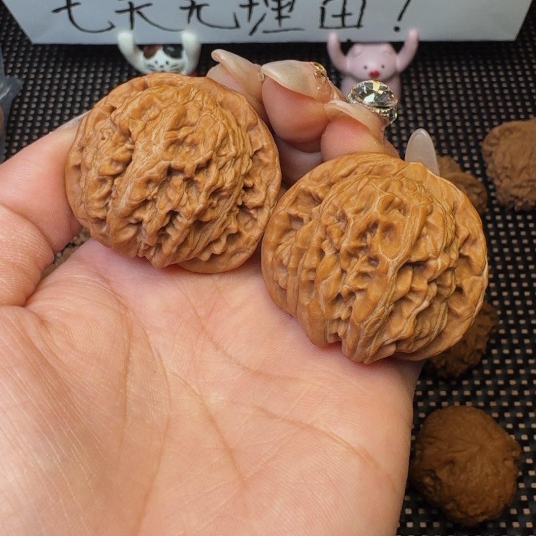 文玩核桃吊坠40楼子