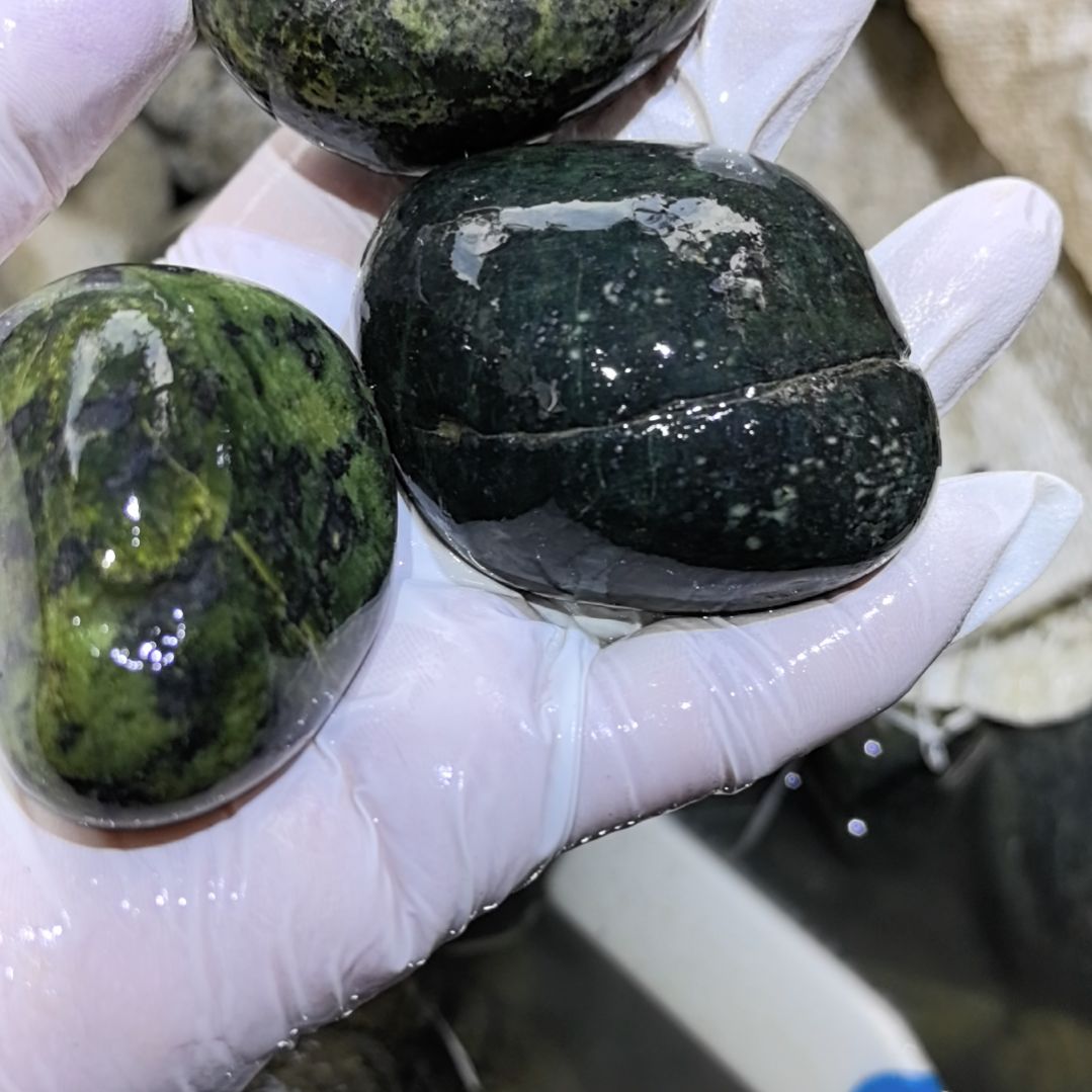 绿***荷藏玉药王石原石三个原石