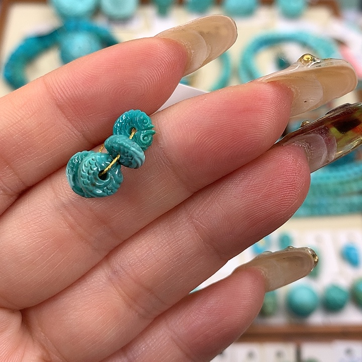 绿松石未镶嵌挂件