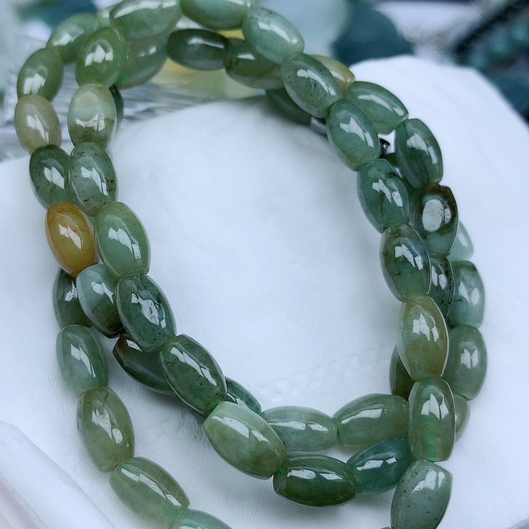 翡翠颈饰未镶嵌手串