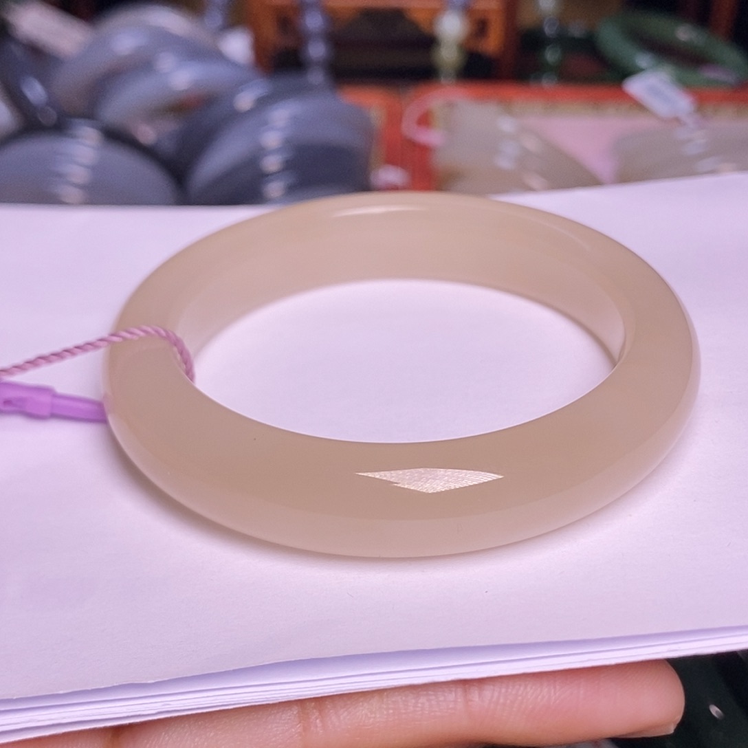 和田玉未镶嵌藕粉收藏毕业级老料手镯55圈