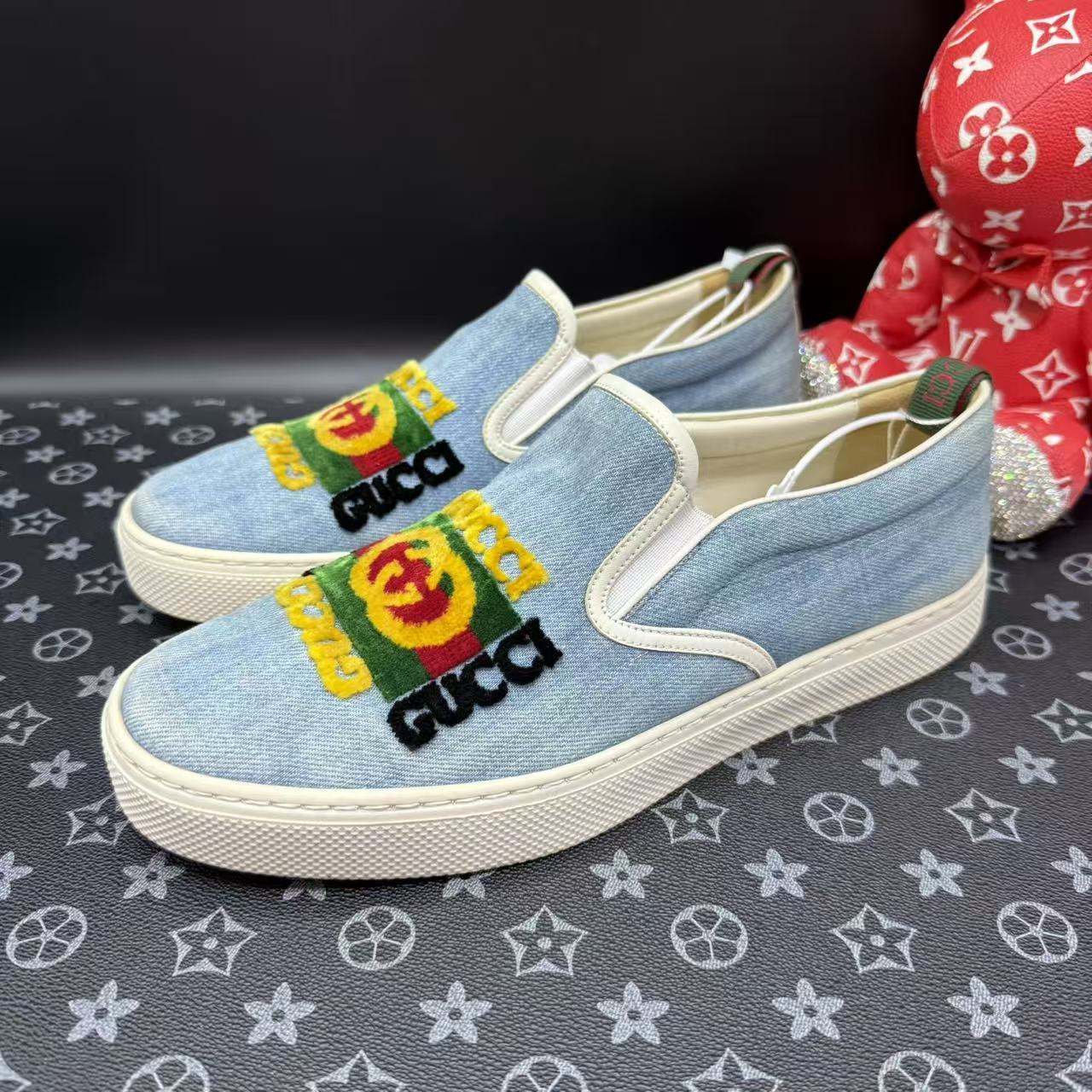 95新 GUCCI/古驰 男士时尚蓝色方块旗帜刺绣42欧码 ddm2757