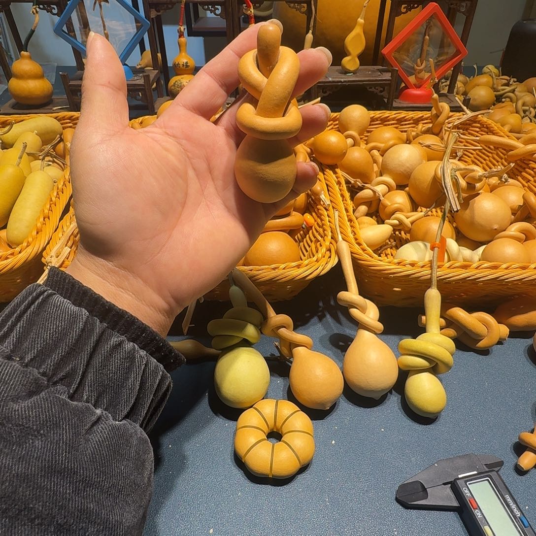 H***辉葫芦等农作物生长旺盛时