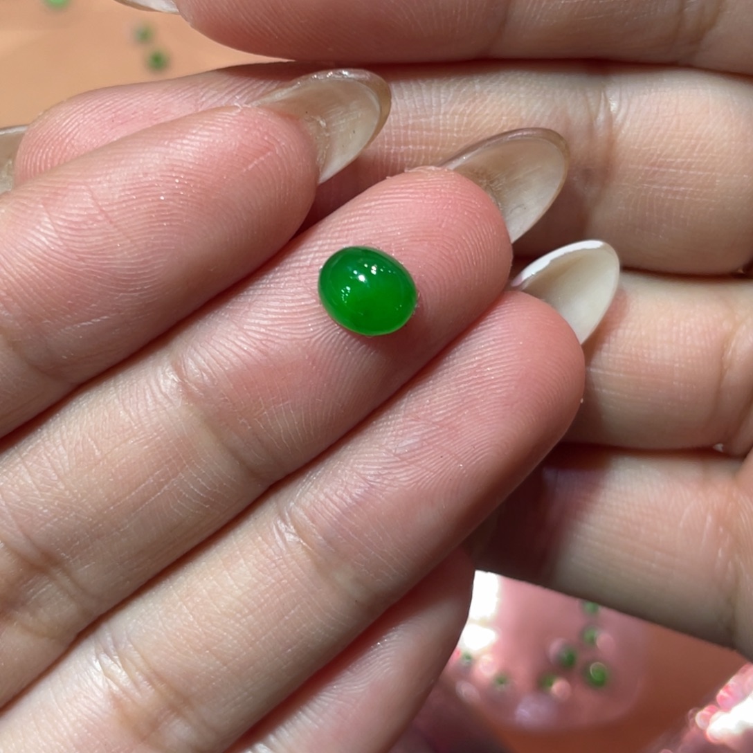颈饰未镶嵌翡翠蛋