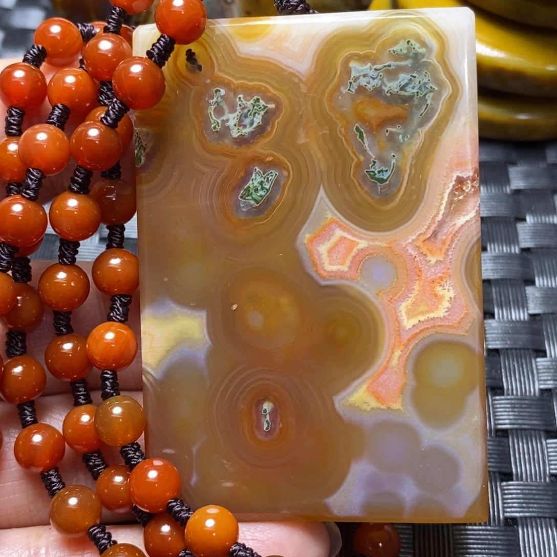 玛瑙/玉髓颈饰未镶嵌七**石