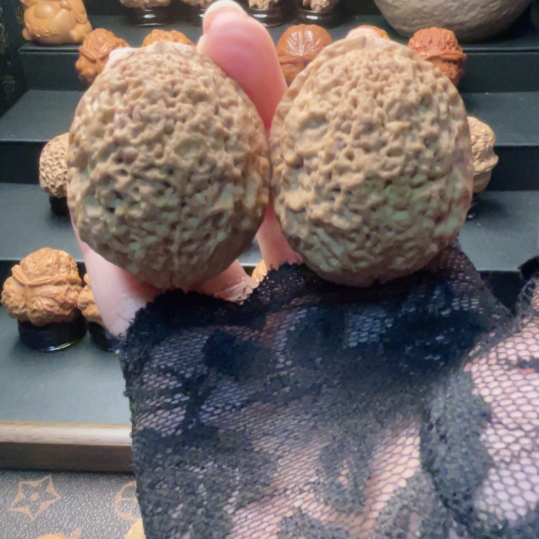 胖***熊文玩核桃吊坠44尺罗汗头…………