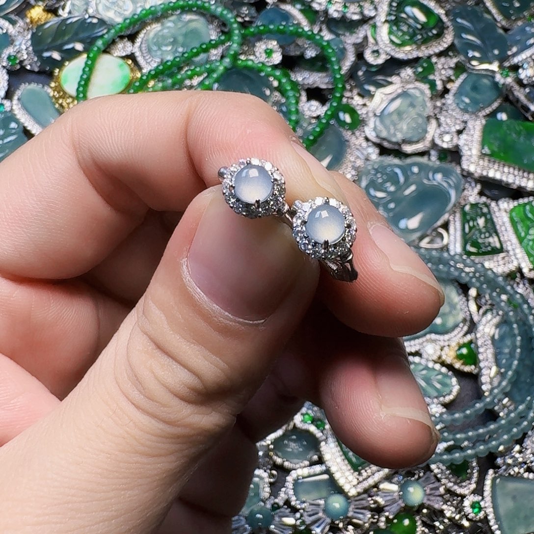 翡翠未镶嵌颈饰天然A货翡翠放漏