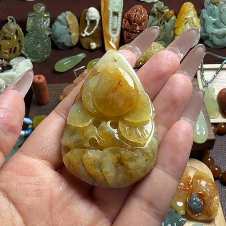 蛇纹石玉未镶嵌吊坠