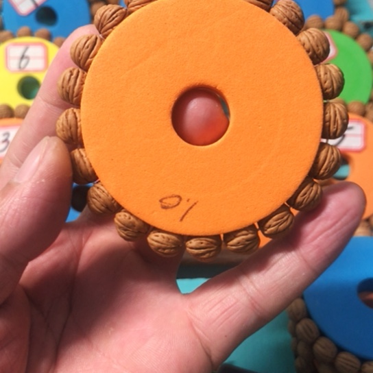 穆***李桃核手串野生桃核10尺寸99米