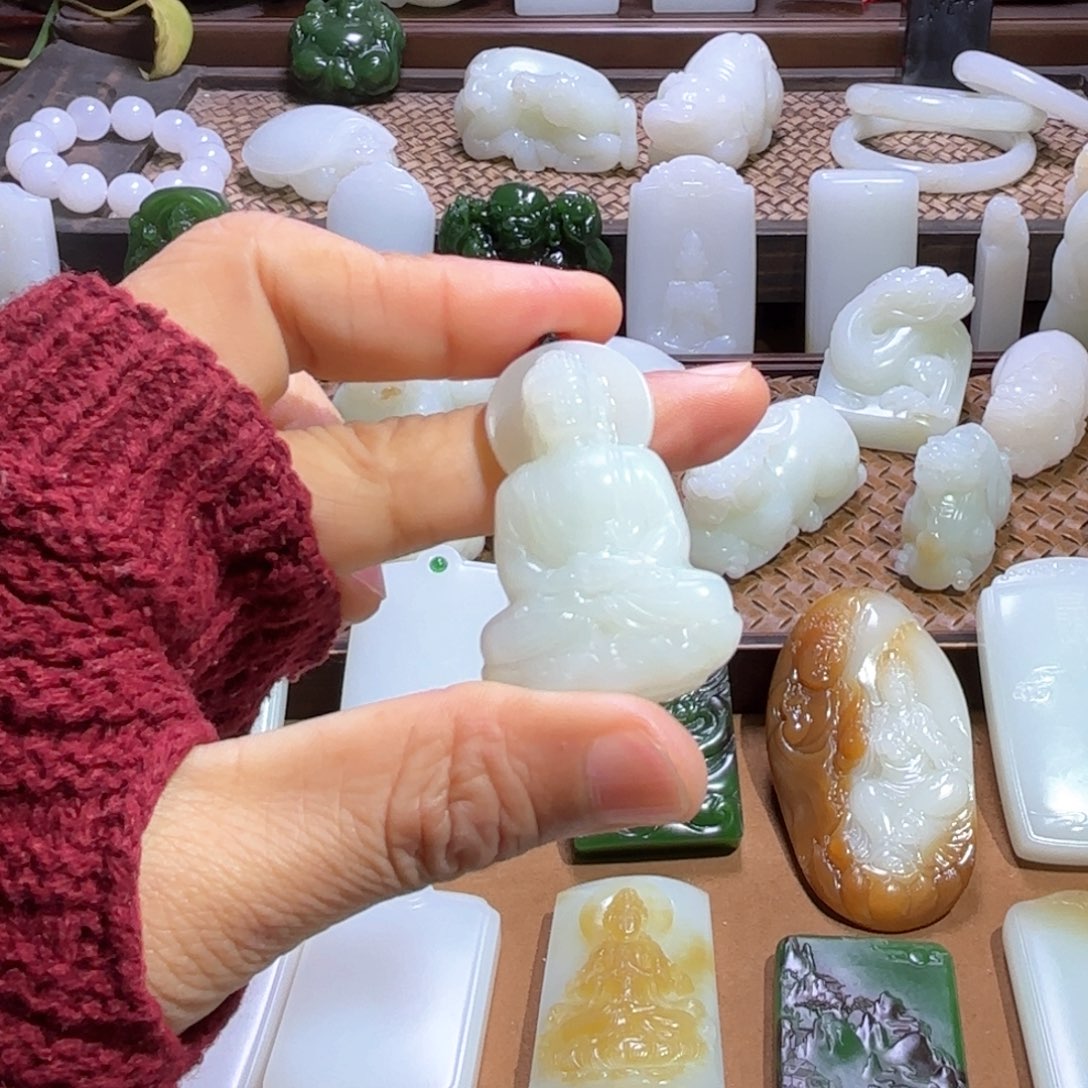 和田玉颈饰未镶嵌