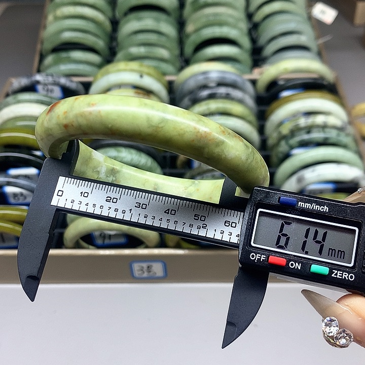 未镶嵌蛇纹石玉手镯89