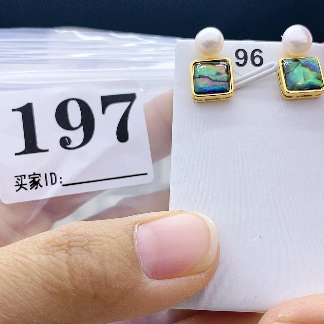 颈饰淡水珍珠钛钢