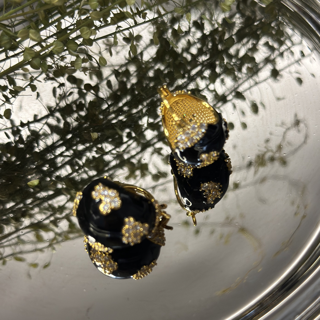 铜合金合成锆石耳饰 黑色原创设计女白色耳环优雅法式经典饰品
