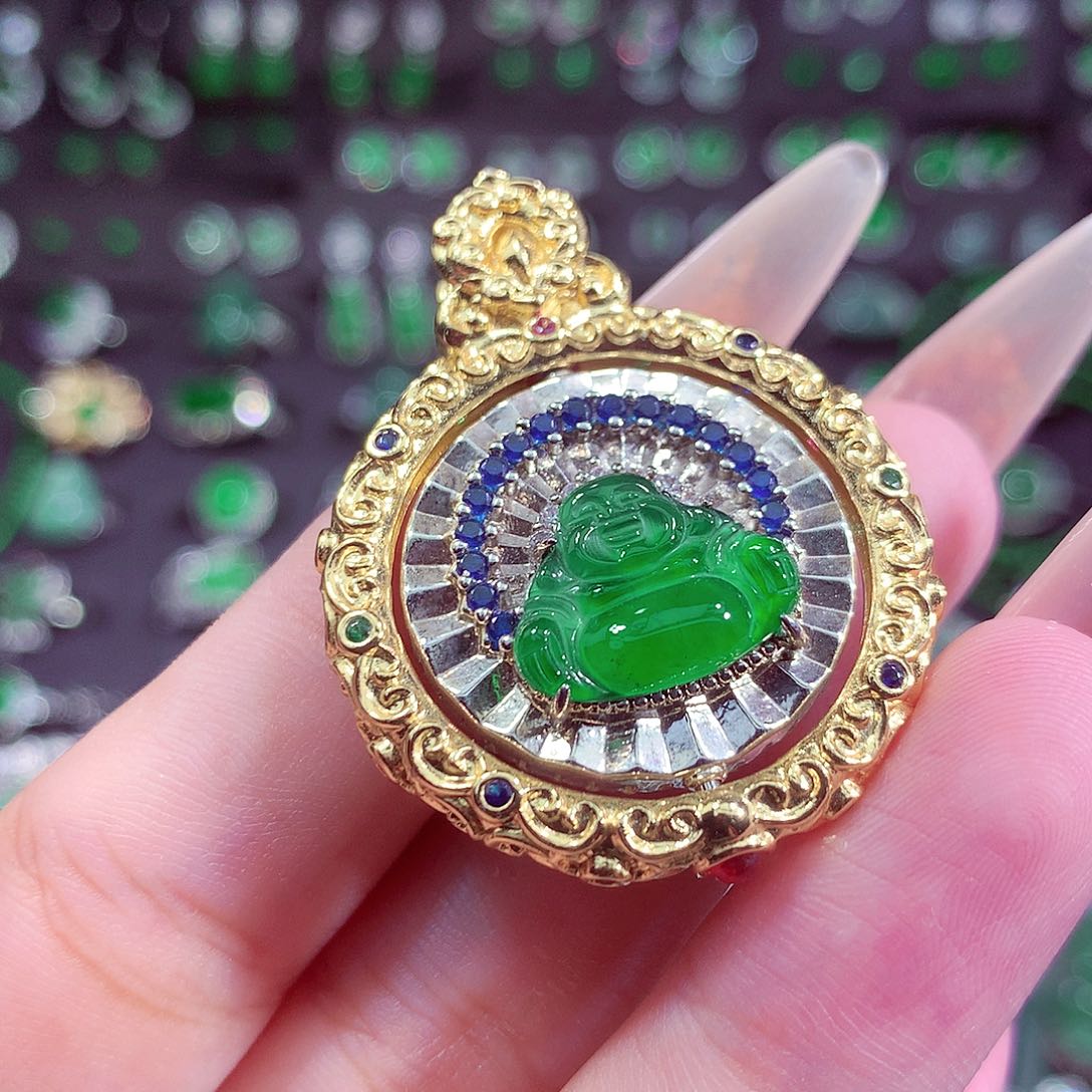 翡翠未镶嵌颈饰挂件