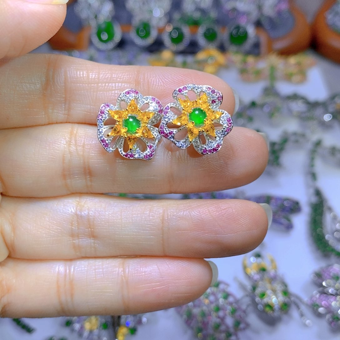 翡翠颈饰银S925镶嵌天然翡翠