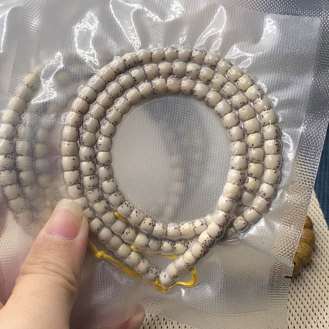 吊坠星月菩提石玉直切河豚长串65