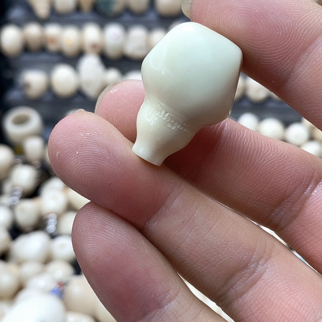 晶***晶吊坠菩提根/象牙果
