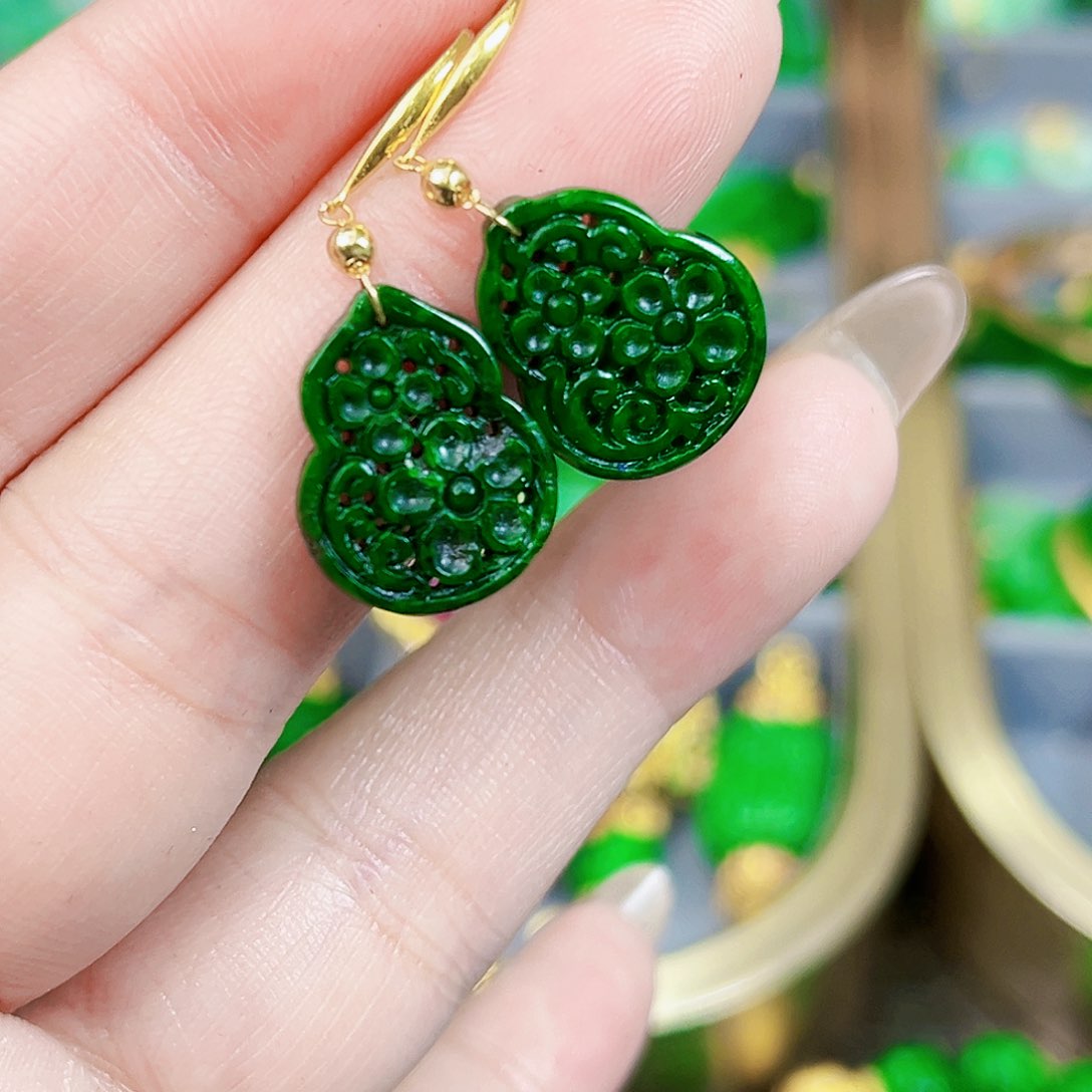 翡翠颈饰18K金镶嵌耳饰