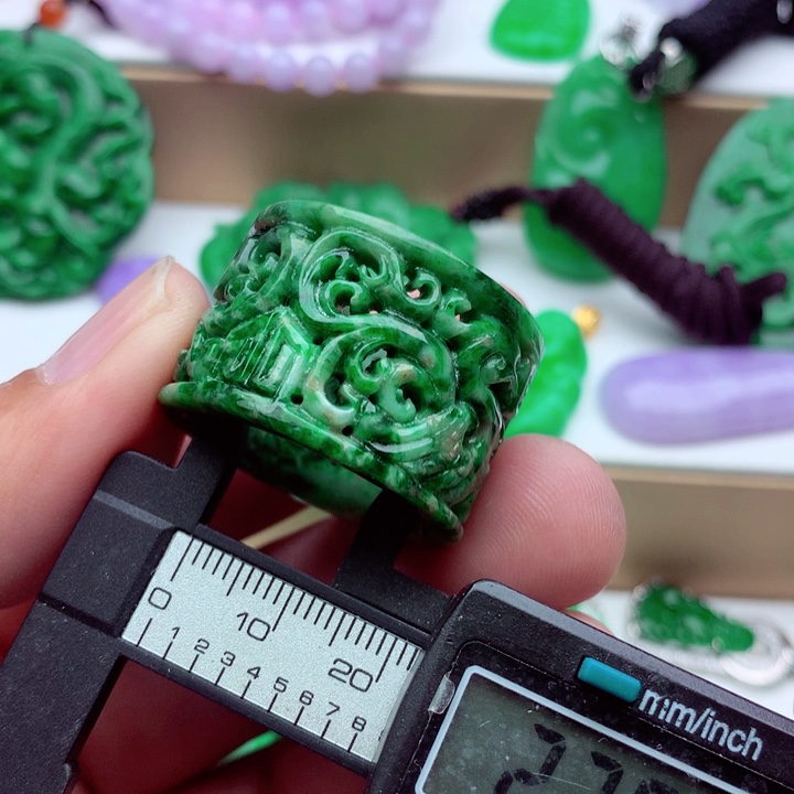 翡翠未镶嵌戒指戒指