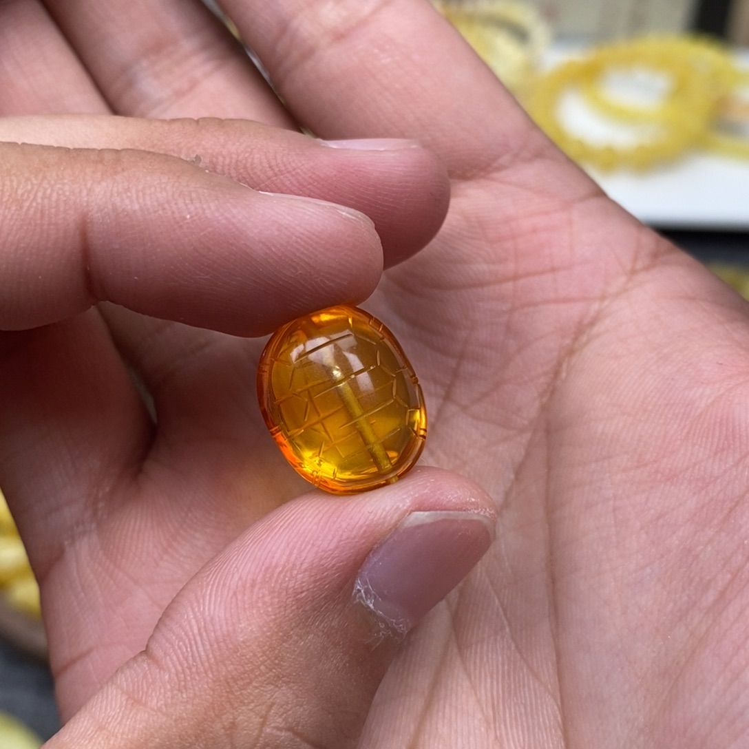 琥珀未镶嵌珠宝奇石