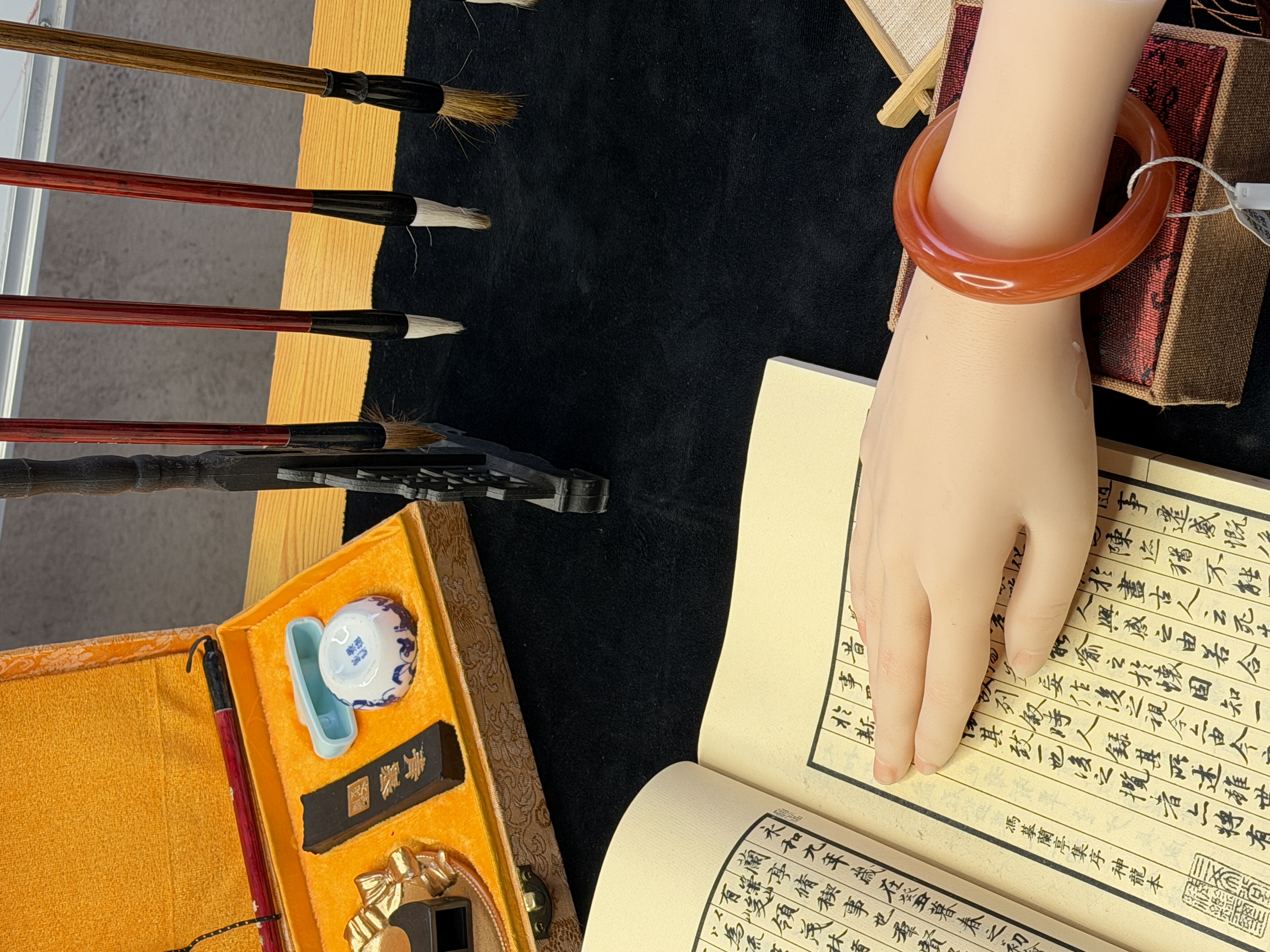 （防拍链接）天然黄龙玉手镯高端大方尽显优雅气质