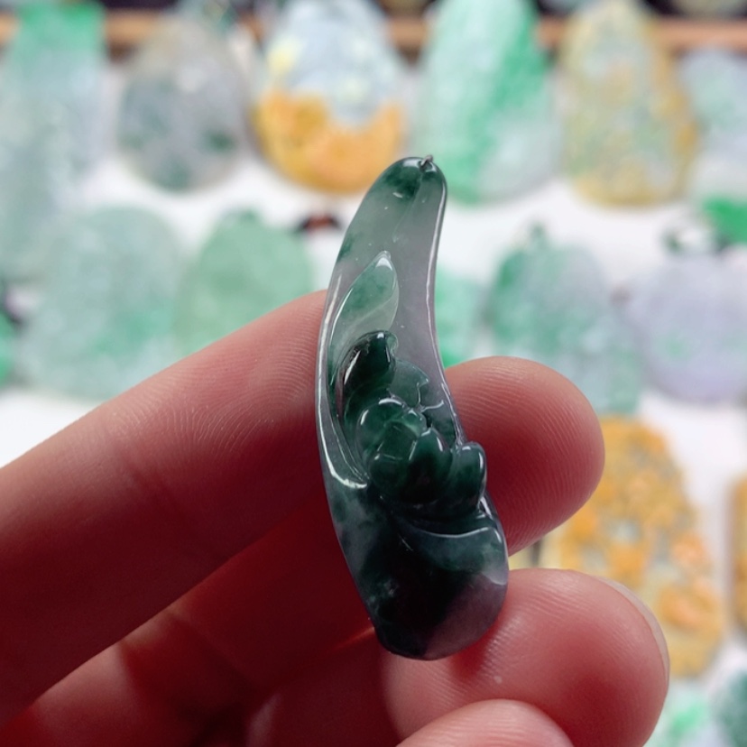 【闪购商品】翡翠吊坠(不含链)未镶嵌