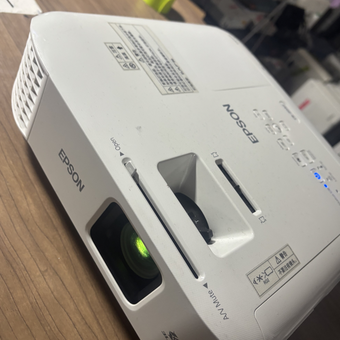 二手 4400流明爱普生投影仪 运费自理