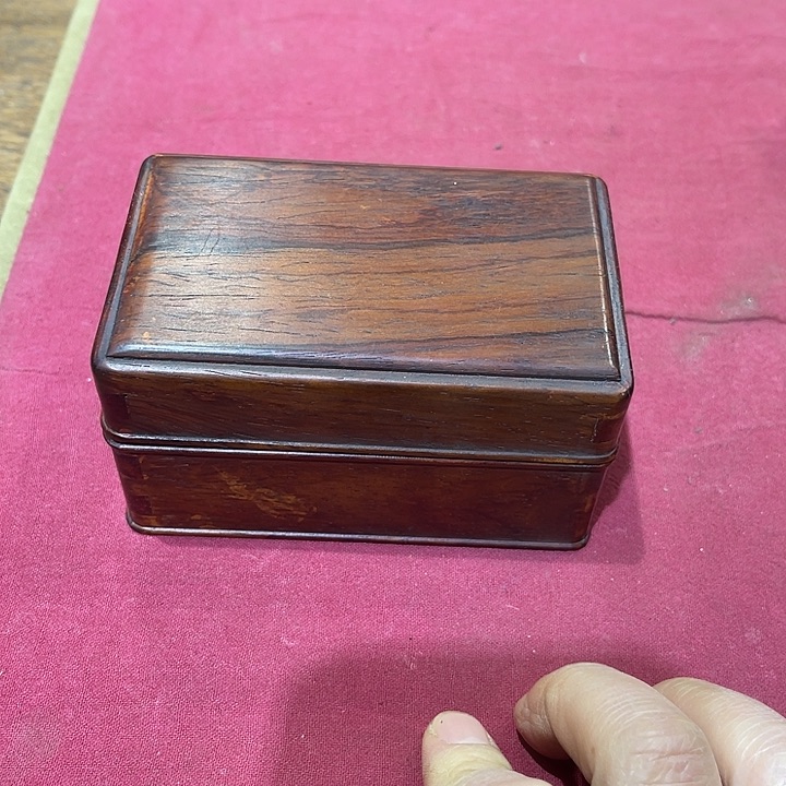 香榧木精品木器放漏了