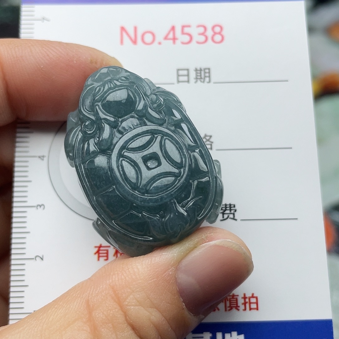 翡翠未镶嵌挂件4538