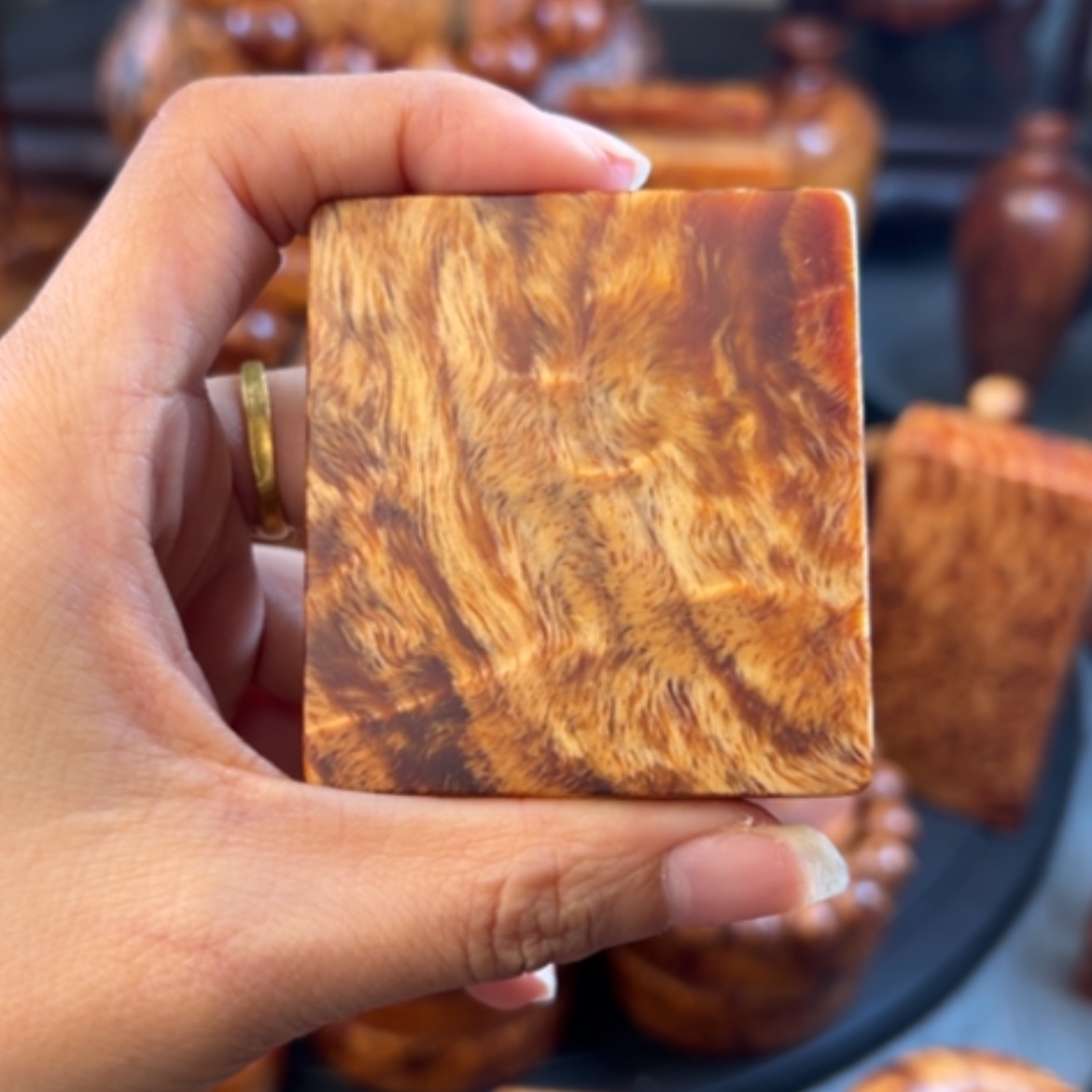 【闪购商品】松木（琥珀木）把件