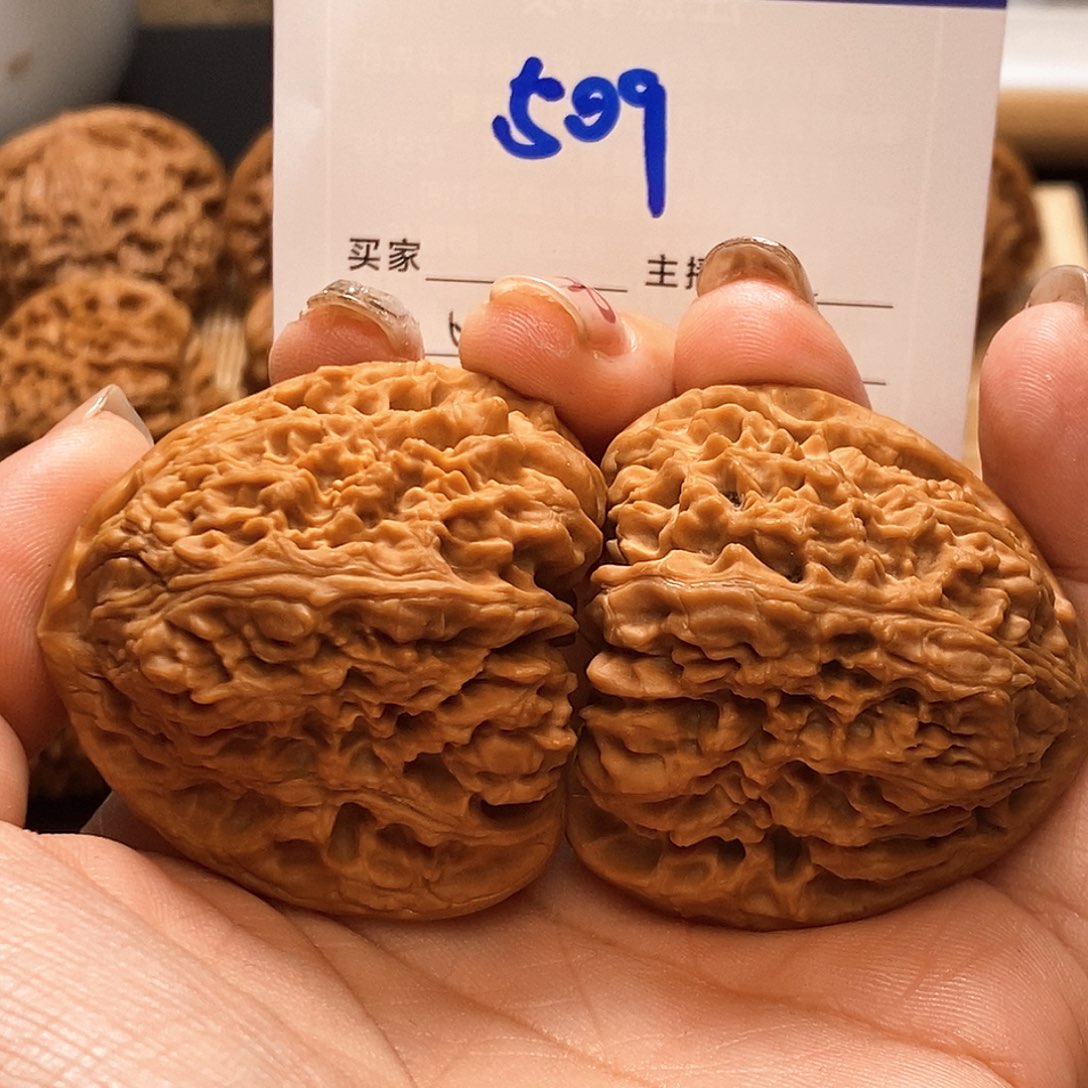 桃核吊坠L****人南疆石45有修s