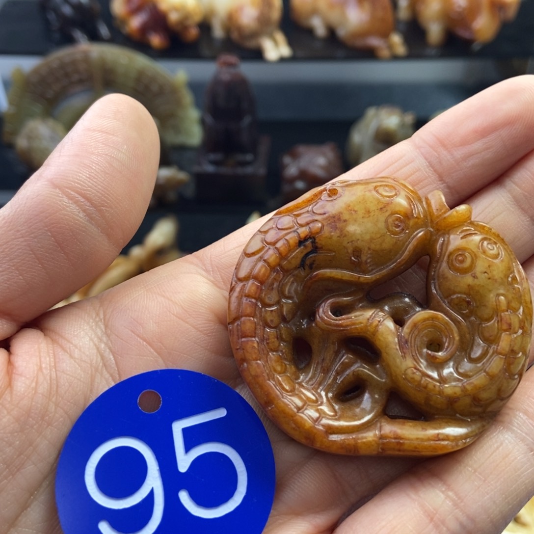 和田玉（糖玉）未镶嵌挂件