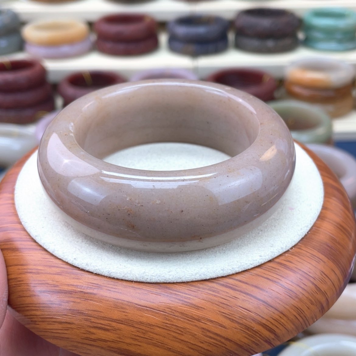 【闪购商品】石英质玉手镯未镶嵌